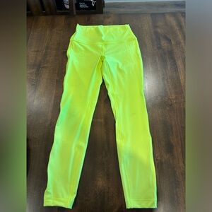 Wunder Under High-Rise
Tight 25" *Luxtreme
Colour: Highlight Yellow
Size: 6